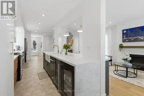2111 Westmount Drive Oakville (wm Westmount) ON L6M 3P3