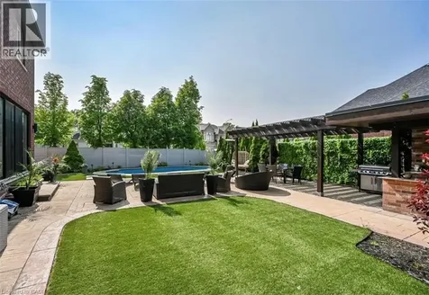 137 Diiorio Circle Ancaster ON L9K 1T3