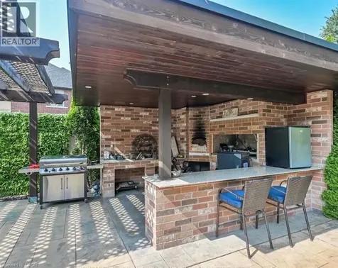 137 Diiorio Circle Ancaster ON L9K 1T3