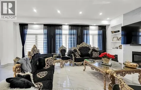 137 Diiorio Circle Ancaster ON L9K 1T3