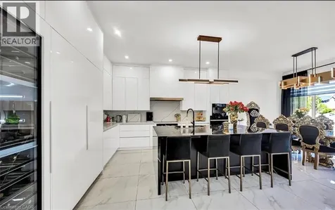 137 Diiorio Circle Ancaster ON L9K 1T3