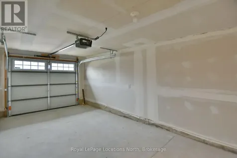 35 Dawson Drive Collingwood ON L9Y 2L8