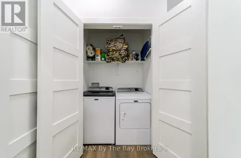 95 Spruce Street Tiny ON L0L 1P1