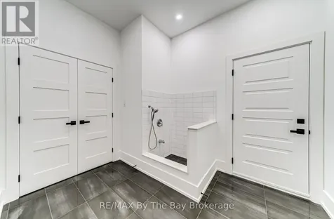 95 Spruce Street Tiny ON L0L 1P1