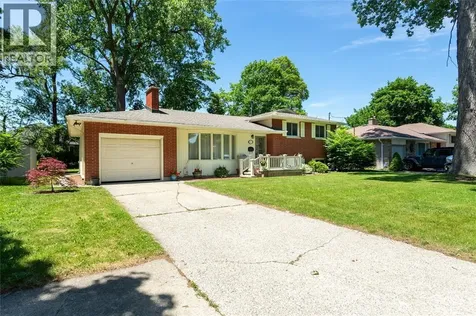 1067 Bel Aire Drive Sarnia ON N7S 3H4