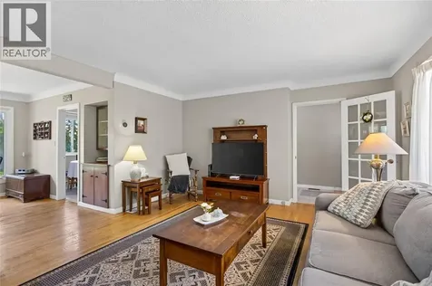 1067 Bel Aire Drive Sarnia ON N7S 3H4