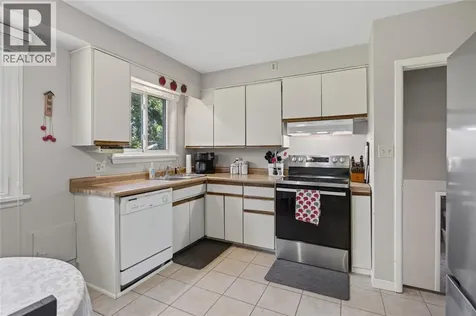 1067 Bel Aire Drive Sarnia ON N7S 3H4