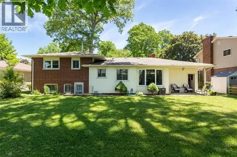 1067 Bel Aire Drive Sarnia ON N7S 3H4