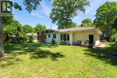 1067 Bel Aire Drive Sarnia ON N7S 3H4