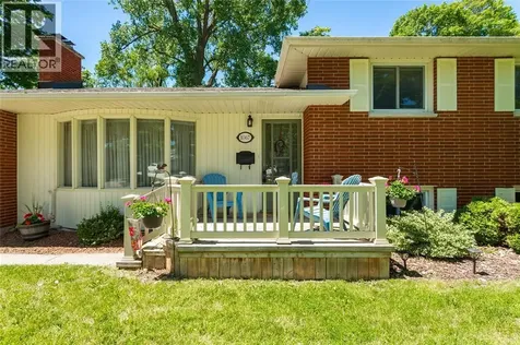 1067 Bel Aire Drive Sarnia ON N7S 3H4
