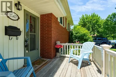 1067 Bel Aire Drive Sarnia ON N7S 3H4