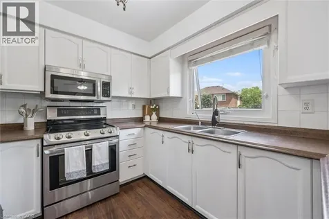 662 Burnett Avenue Cambridge ON N1T 1P1