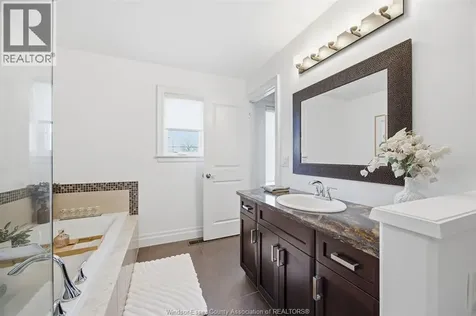 425 Superior Street Lasalle ON N9J 3Z5