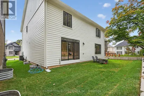 209 Jeffrey Place Kitchener ON N2C 0C2