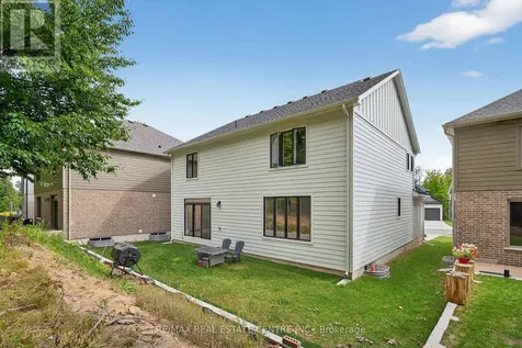 209 Jeffrey Place Kitchener ON N2C 0C2