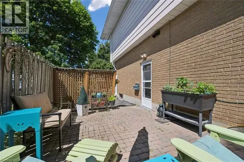 73 Henry Street Cambridge ON N1R 3W5
