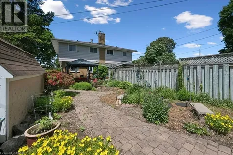 73 Henry Street Cambridge ON N1R 3W5