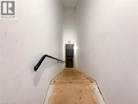 316 Queensway West Simcoe ON N3Y 2N1