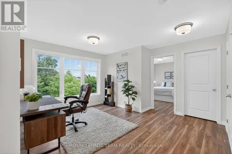 138 Eric Maloney Way Ottawa ON K1T 0R1