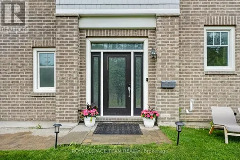138 Eric Maloney Way Ottawa ON K1T 0R1