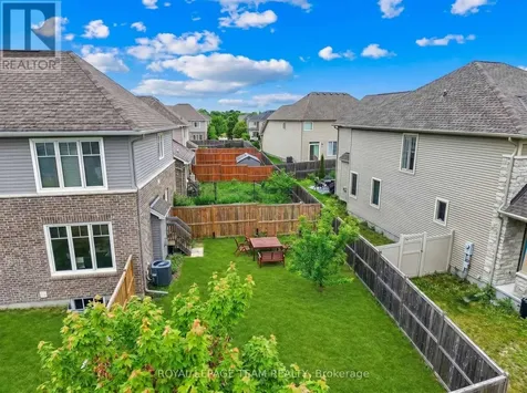 138 Eric Maloney Way Ottawa ON K1T 0R1