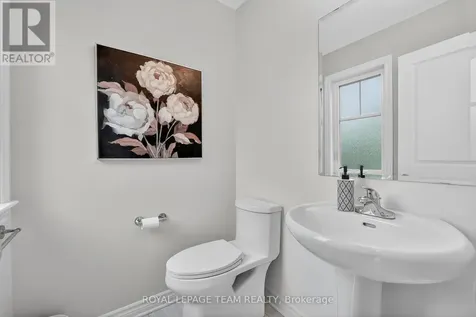 138 Eric Maloney Way Ottawa ON K1T 0R1