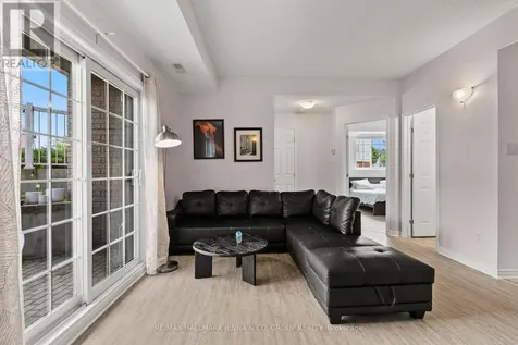102 Artesa Private Ottawa ON K2S 0J8