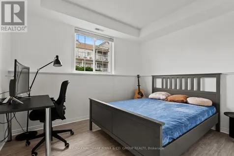 102 Artesa Private Ottawa ON K2S 0J8