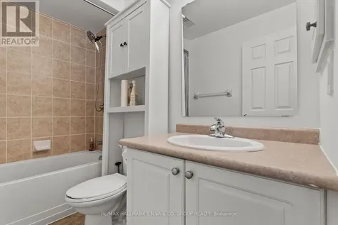 102 Artesa Private Ottawa ON K2S 0J8