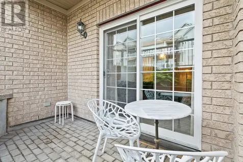 102 Artesa Private Ottawa ON K2S 0J8
