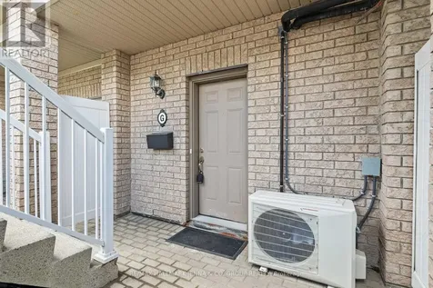 102 Artesa Private Ottawa ON K2S 0J8