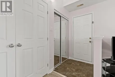 102 Artesa Private Ottawa ON K2S 0J8