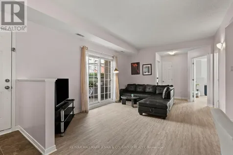 102 Artesa Private Ottawa ON K2S 0J8