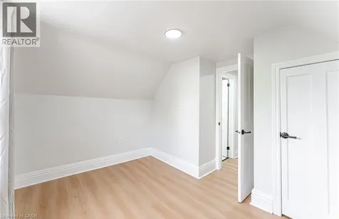15 Barnesdale Avenue North Hamilton ON L8L 6R4