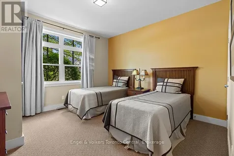 125 Fairway Court Blue Mountains ON L9Y 0P8