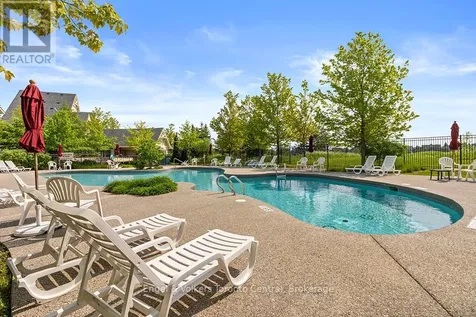 125 Fairway Court Blue Mountains ON L9Y 0P8