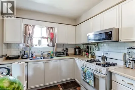 2461 Headon Forest Drive Burlington ON L7M 3L4