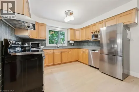 15 Wildwood Place Waterloo ON N2L 4B2
