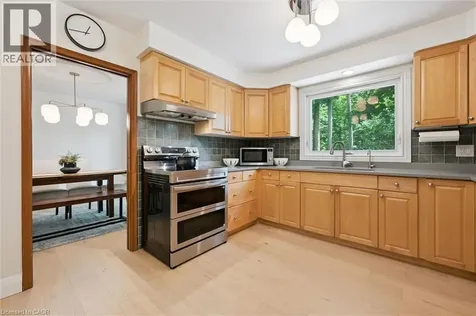 15 Wildwood Place Waterloo ON N2L 4B2