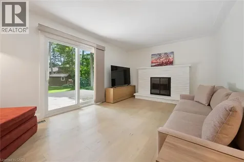 15 Wildwood Place Waterloo ON N2L 4B2