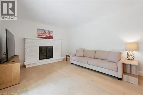 15 Wildwood Place Waterloo ON N2L 4B2