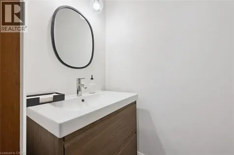 15 Wildwood Place Waterloo ON N2L 4B2