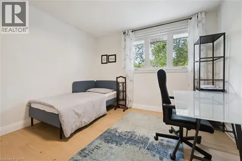 15 Wildwood Place Waterloo ON N2L 4B2