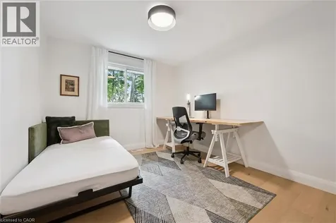 15 Wildwood Place Waterloo ON N2L 4B2