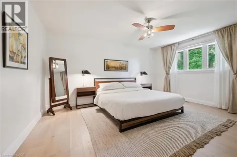15 Wildwood Place Waterloo ON N2L 4B2