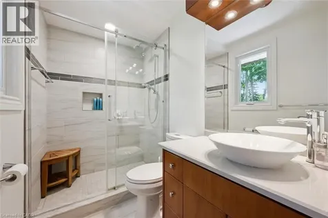 15 Wildwood Place Waterloo ON N2L 4B2
