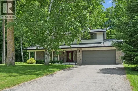15 Wildwood Place Waterloo ON N2L 4B2