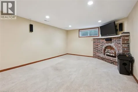 15 Wildwood Place Waterloo ON N2L 4B2