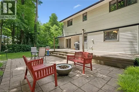 15 Wildwood Place Waterloo ON N2L 4B2