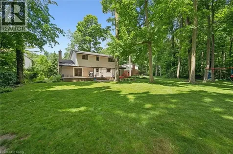 15 Wildwood Place Waterloo ON N2L 4B2